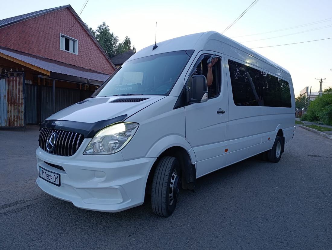Mercedes-Benz Sprinter вид сбоку